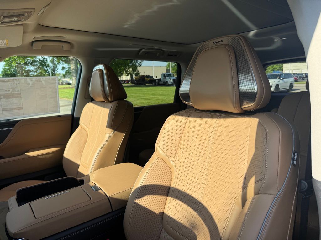 2025 Infiniti QX80 Sensory photo 7