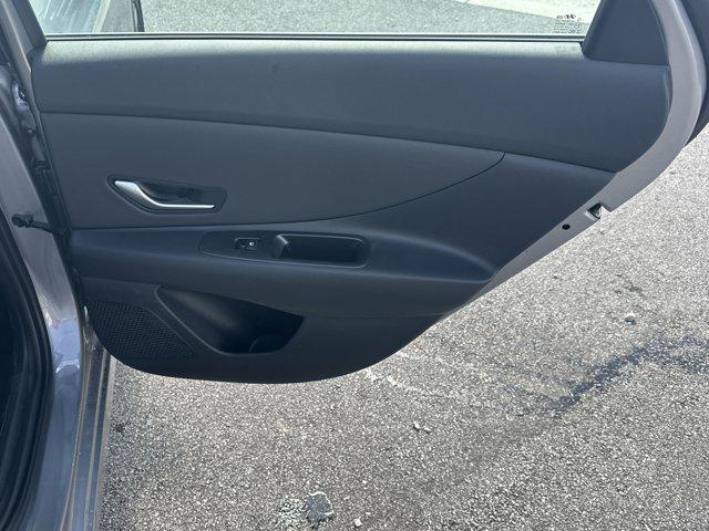 2025 Hyundai Elantra SEL Convenience photo 14