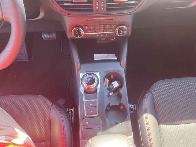 2025 Ford Escape Hybrid ST-Line Select photo 17