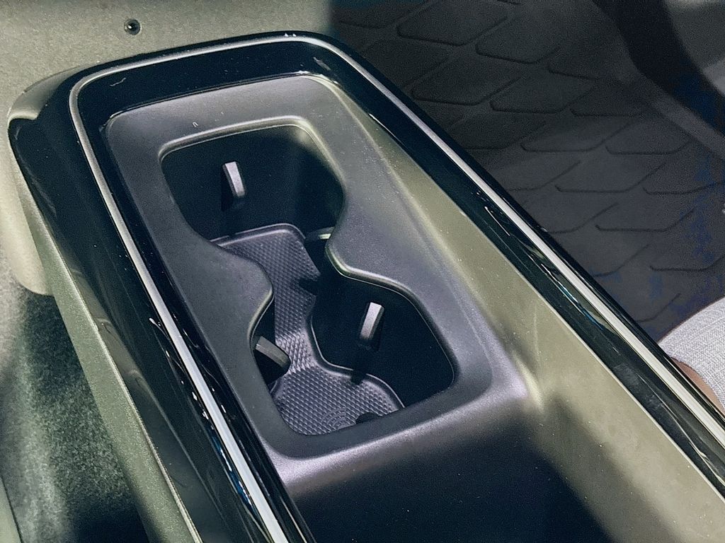 2024 Volkswagen ID.4 Standard photo 15