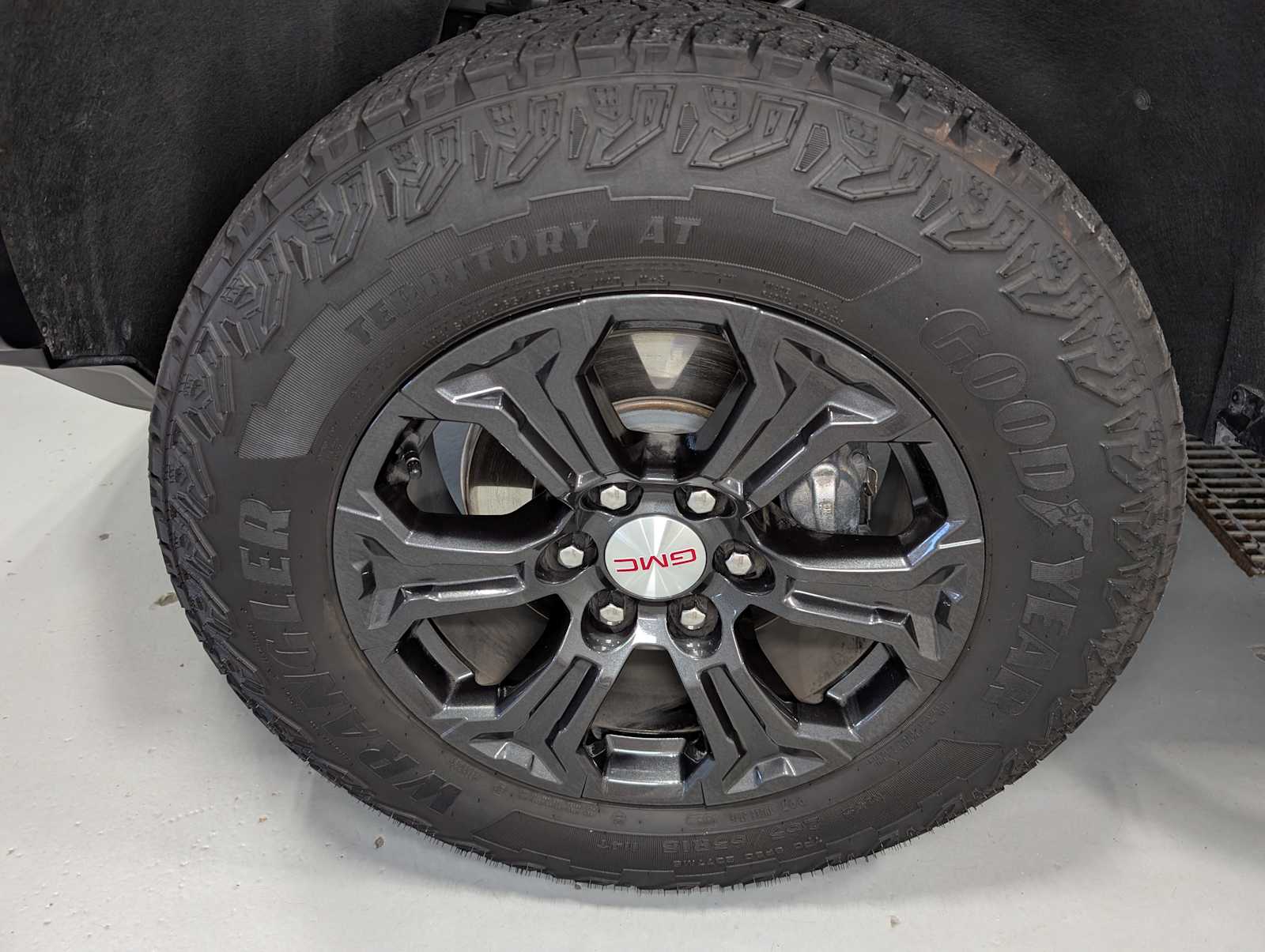 2024 Gmc Canyon Elevation photo 3