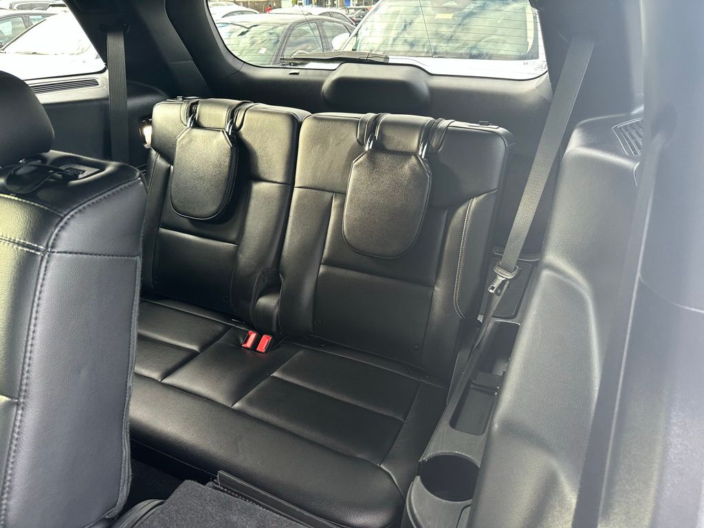2021 Ford Explorer ST photo 15