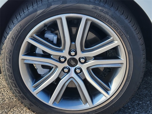 2024 Ford Edge Titanium photo 12