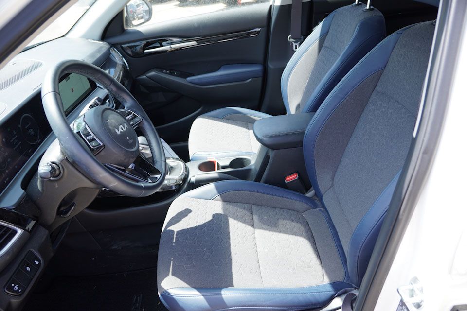 2024 Kia Seltos S photo 4