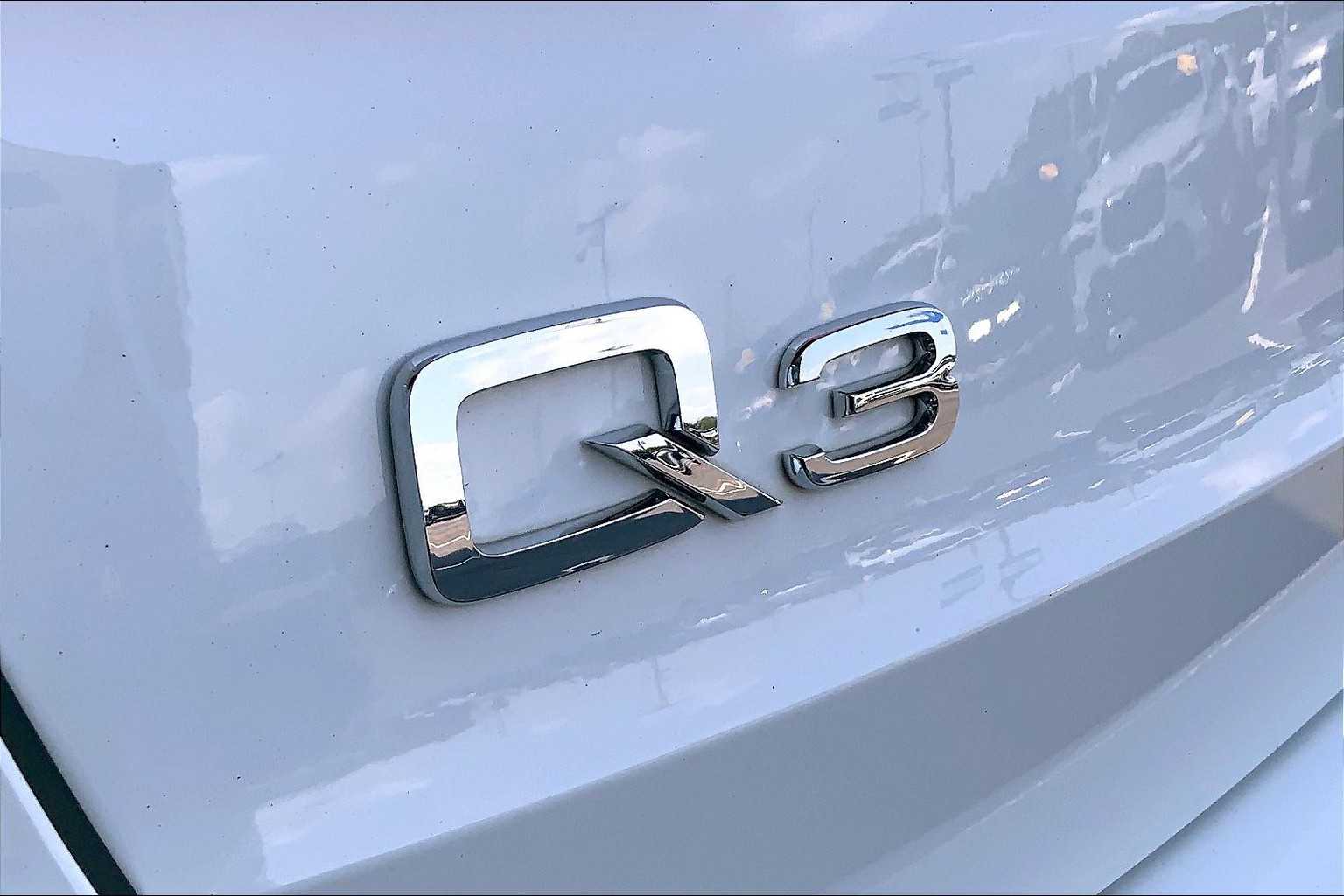 2022 Audi Q3 S line Premium Plus photo 9