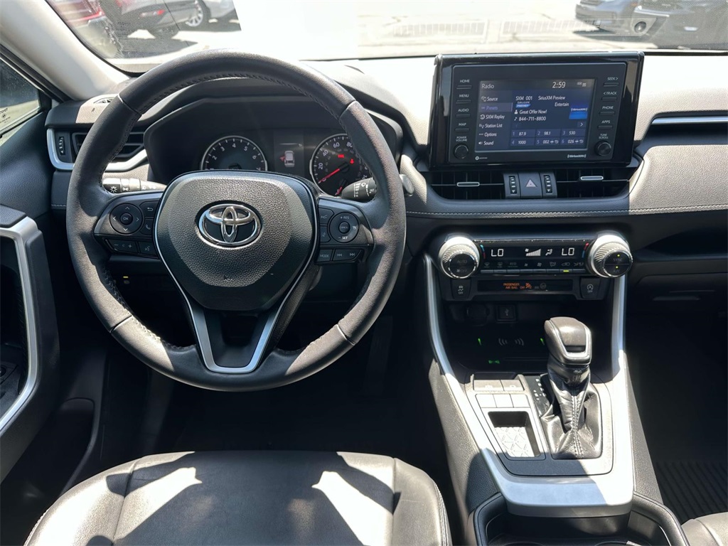 2021 Toyota RAV4 XLE Premium photo 10