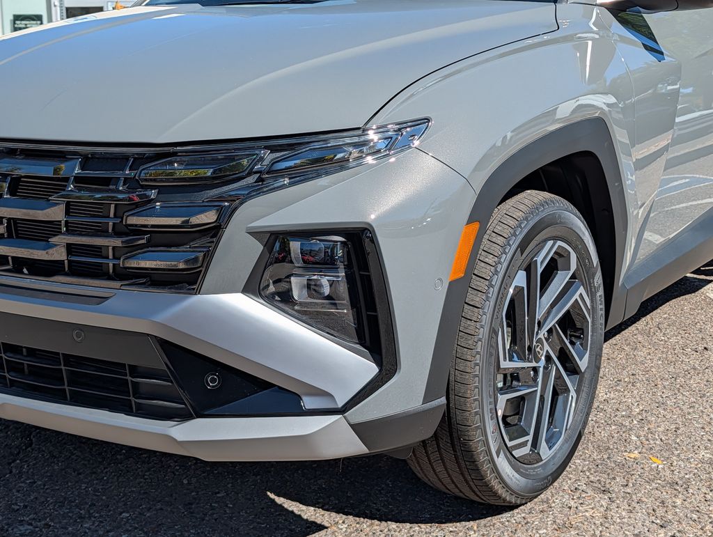 2025 Hyundai Tucson Limited photo 2