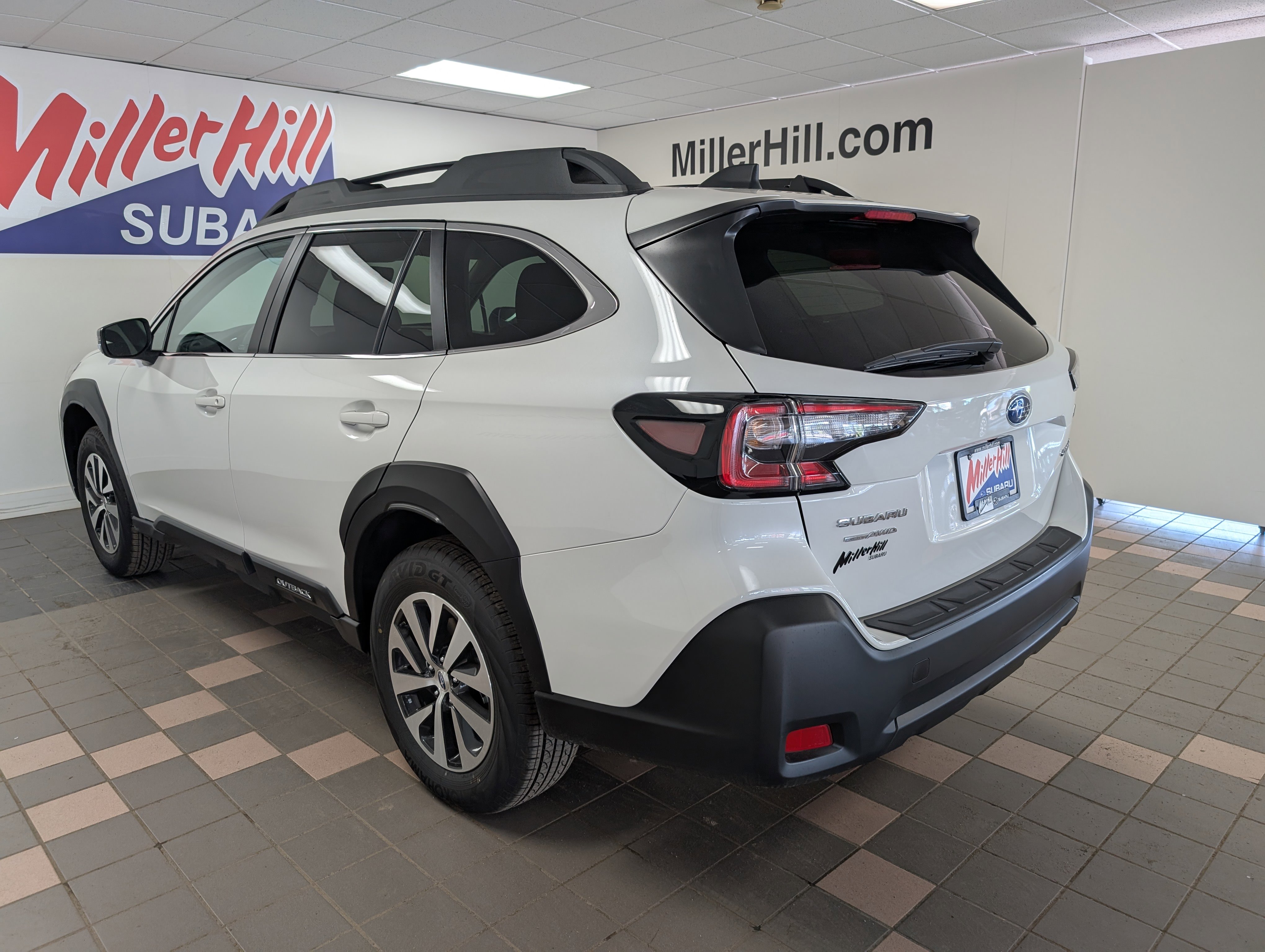 2025 Subaru Outback Premium photo 11