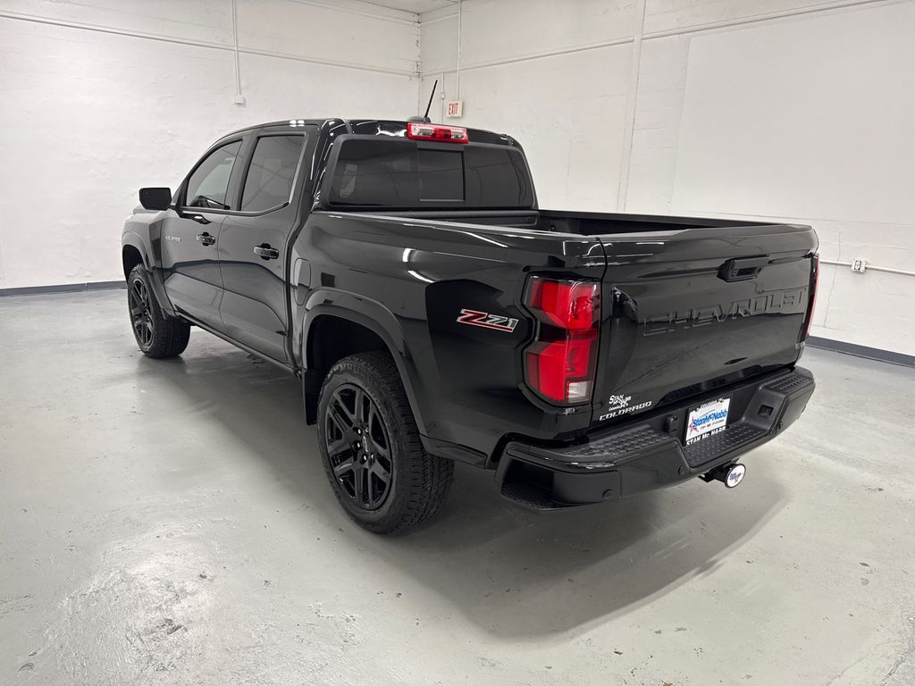 2025 Chevrolet Colorado Z71 photo 5