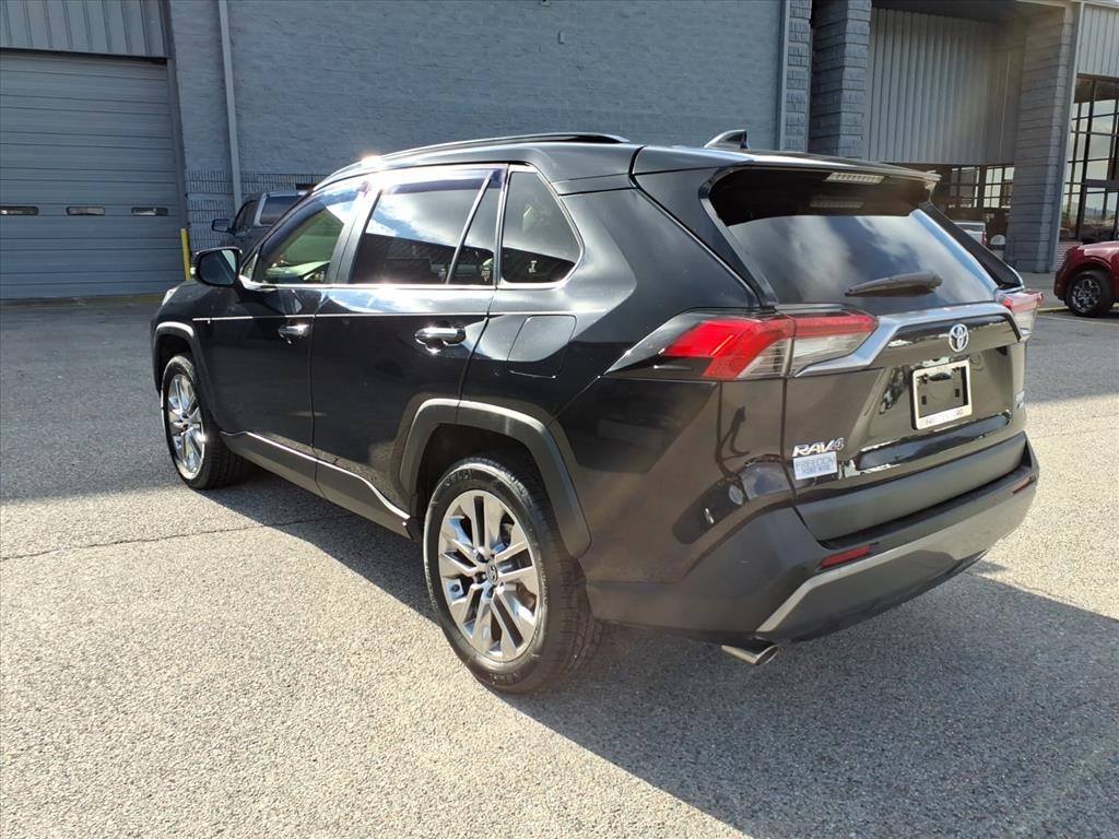 2019 Toyota RAV4 Limited photo 2