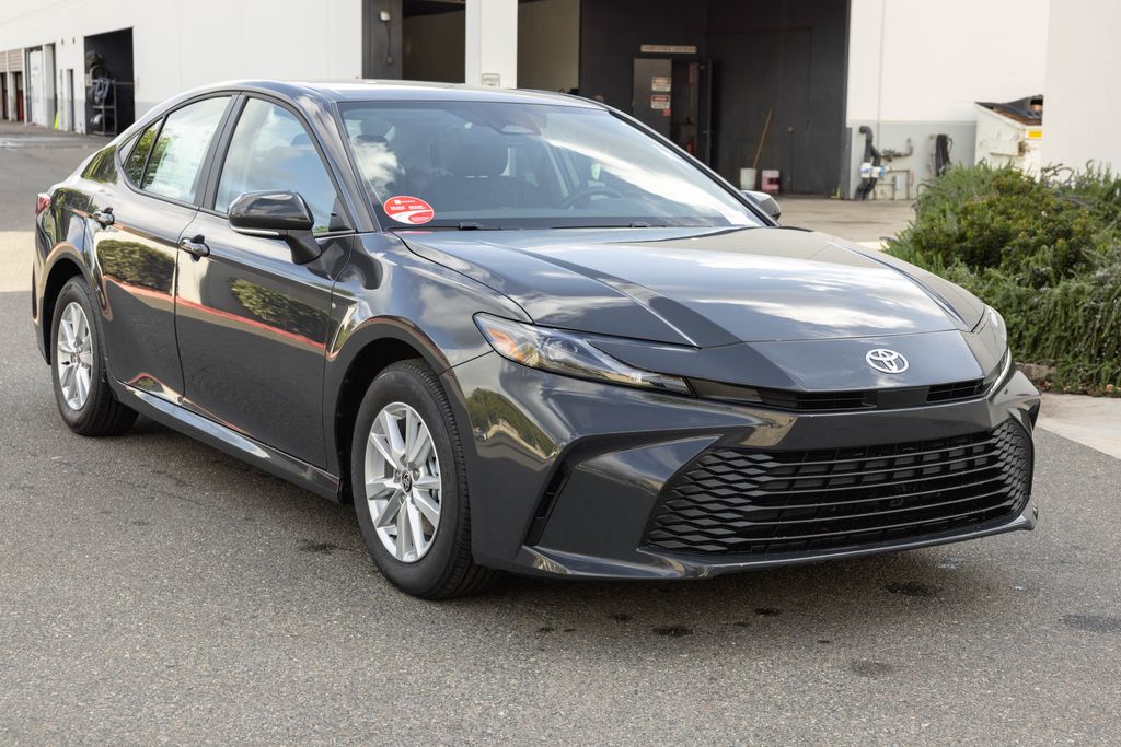 2025 Toyota Camry LE photo 4