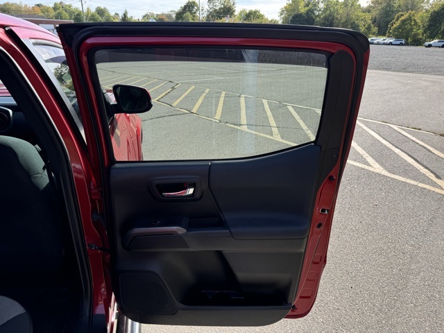 2021 Toyota Tacoma TRD Sport photo 14