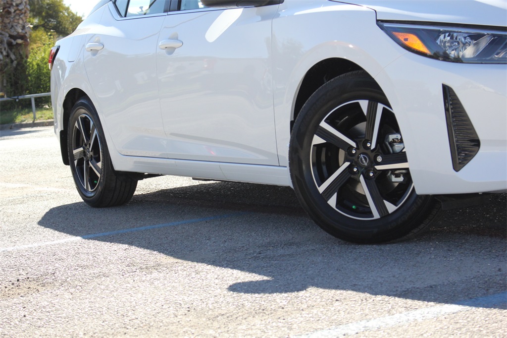 2025 Nissan Sentra SV photo 2