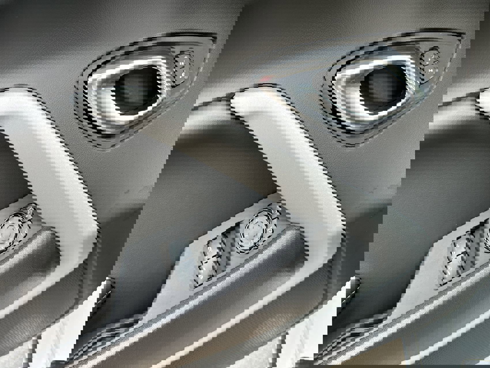 2021 Chevrolet Camaro 1LS photo 13