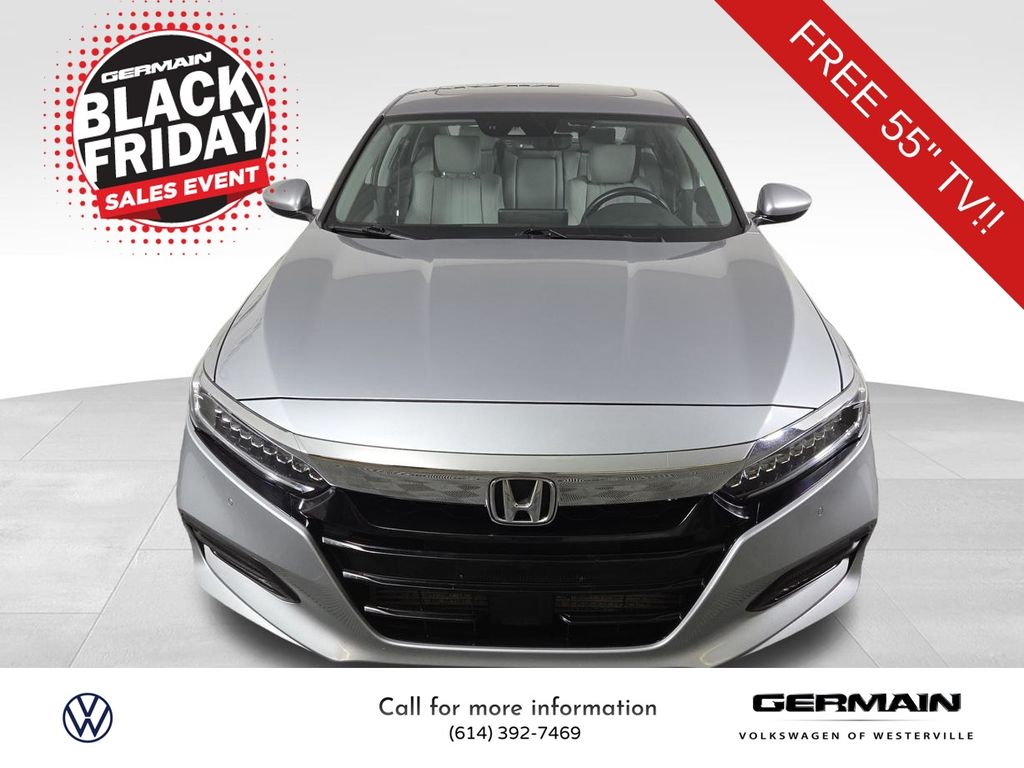 2018 Honda Accord Touring photo 3