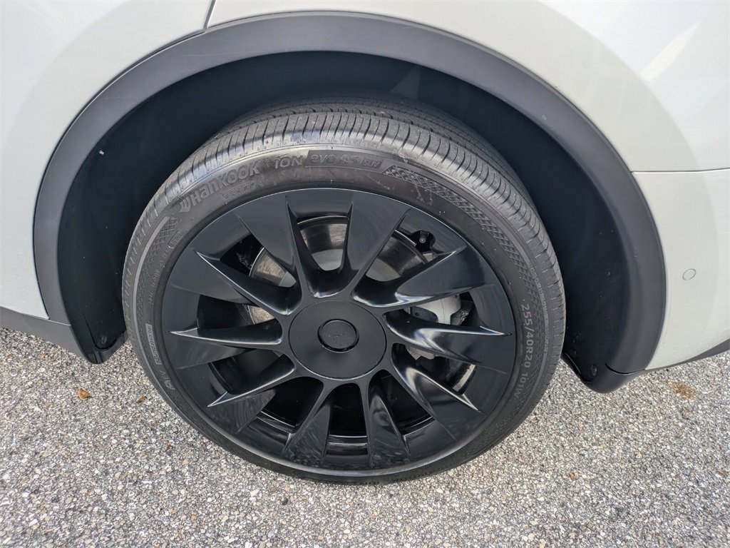 2022 Tesla Model Y Long Range photo 19