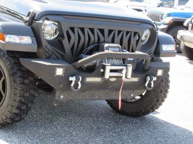 2023 Jeep Gladiator Willys photo 3
