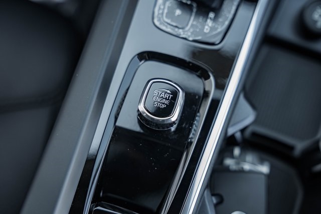 2025 Volvo XC60 Hybrid T8 Plus photo 22