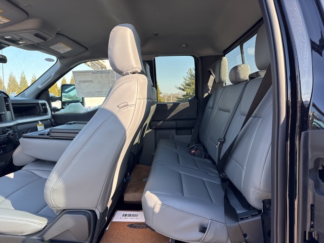 2024 Ford F-550 XL photo 3