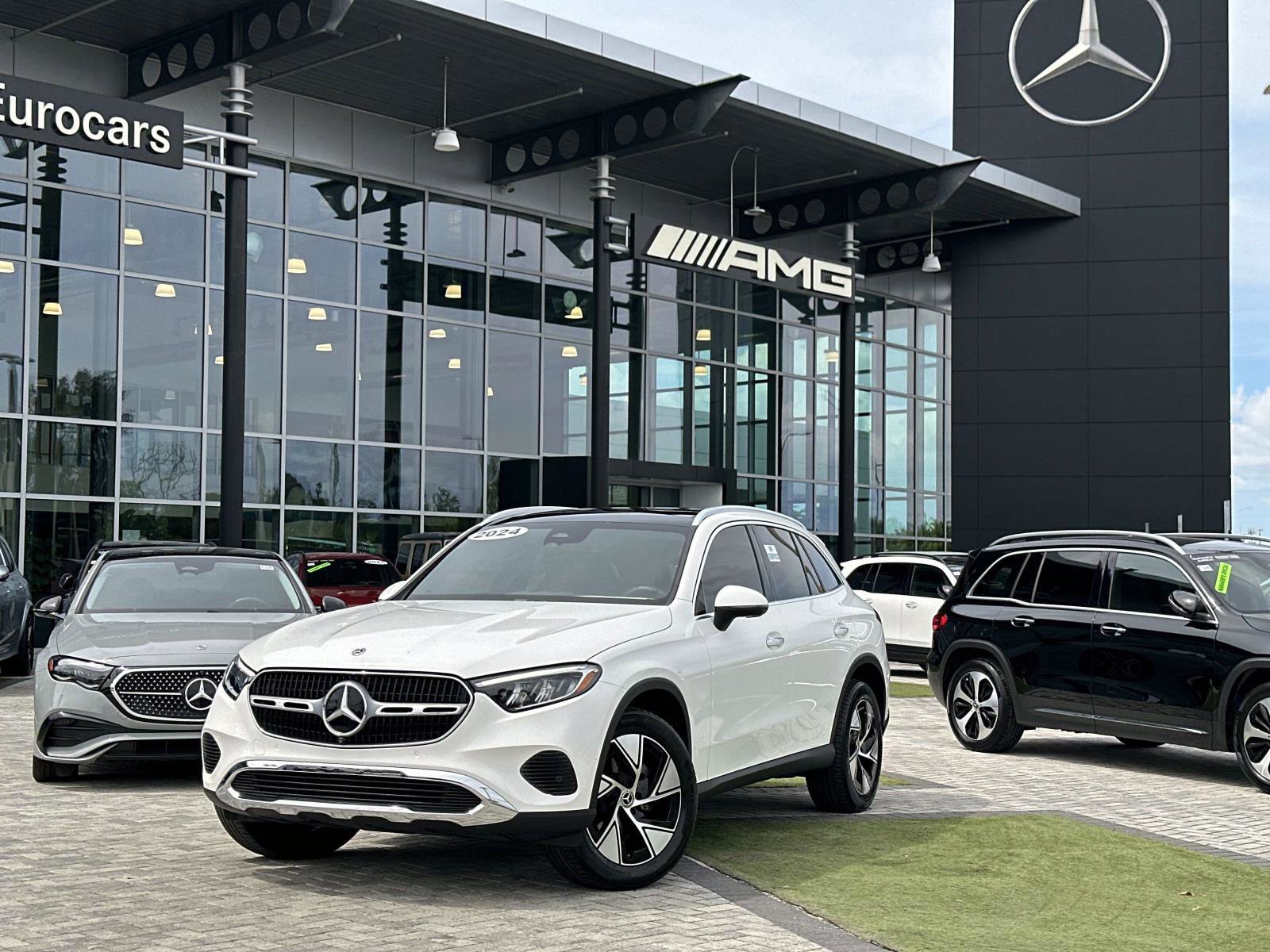 2024 Mercedes-Benz GLC GLC300's photo