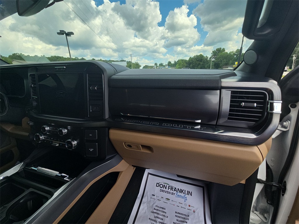 2025 Ford F-350 Lariat photo 12