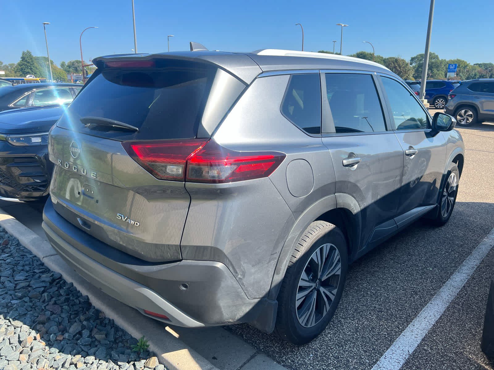 2023 Nissan Rogue SV photo 3