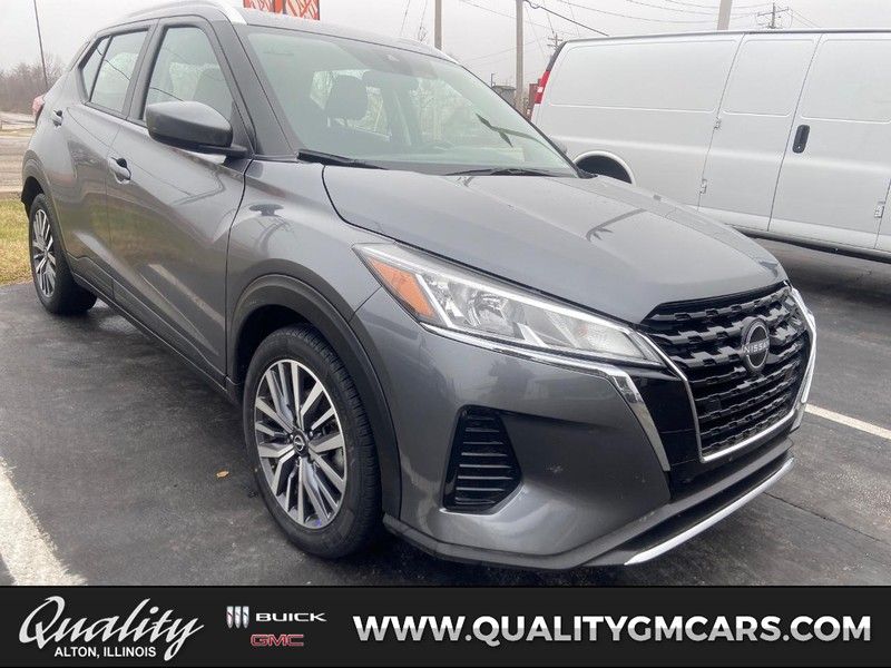 2024 Nissan Kicks SV's photo