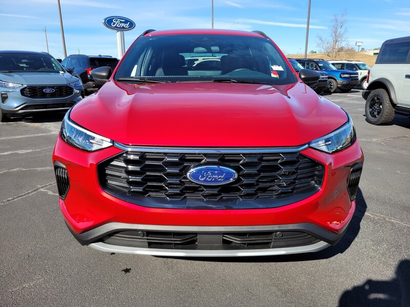 2025 Ford Escape ST-Line photo 2