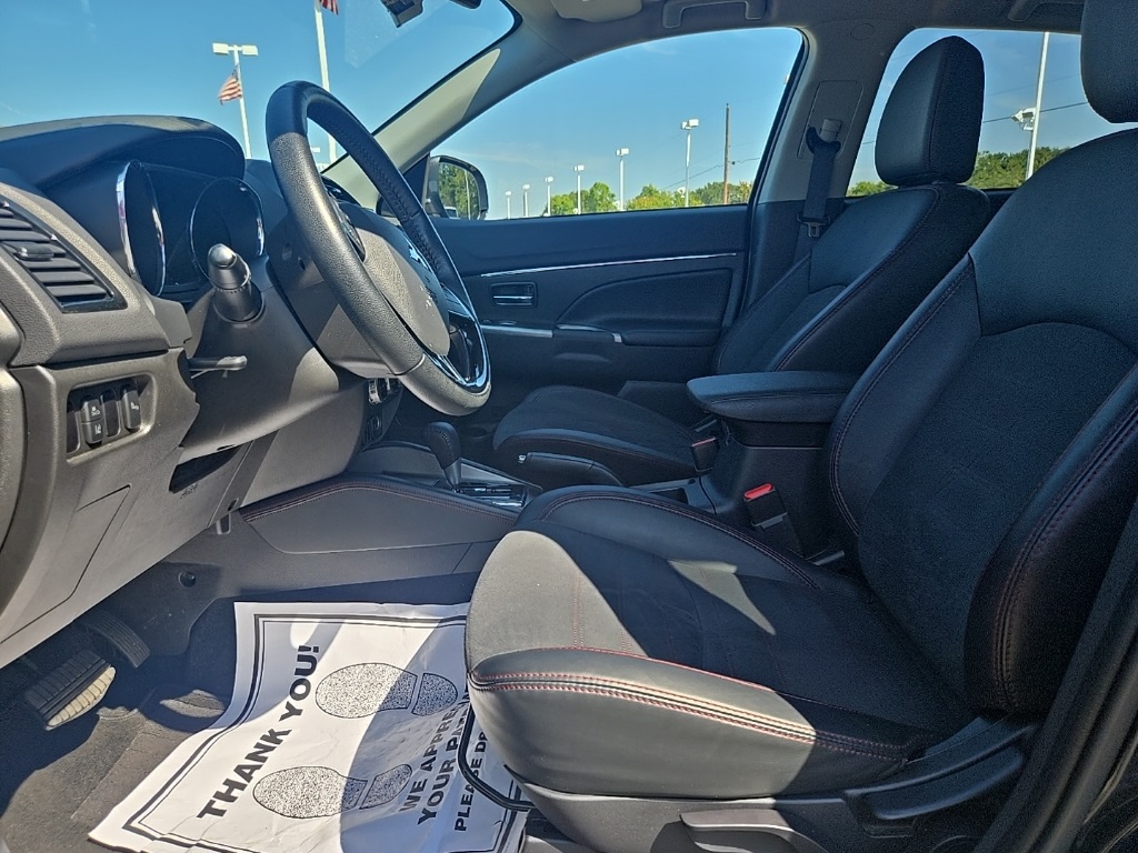 2024 Mitsubishi Outlander Sport SE photo 12