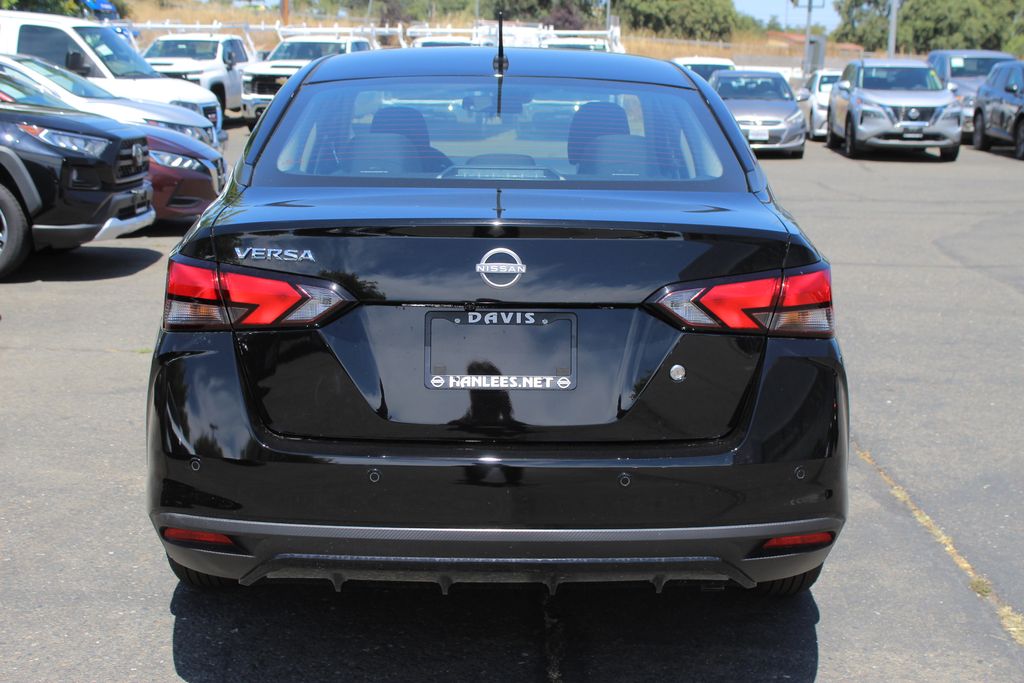 2025 Nissan Versa 1.6 S photo 7