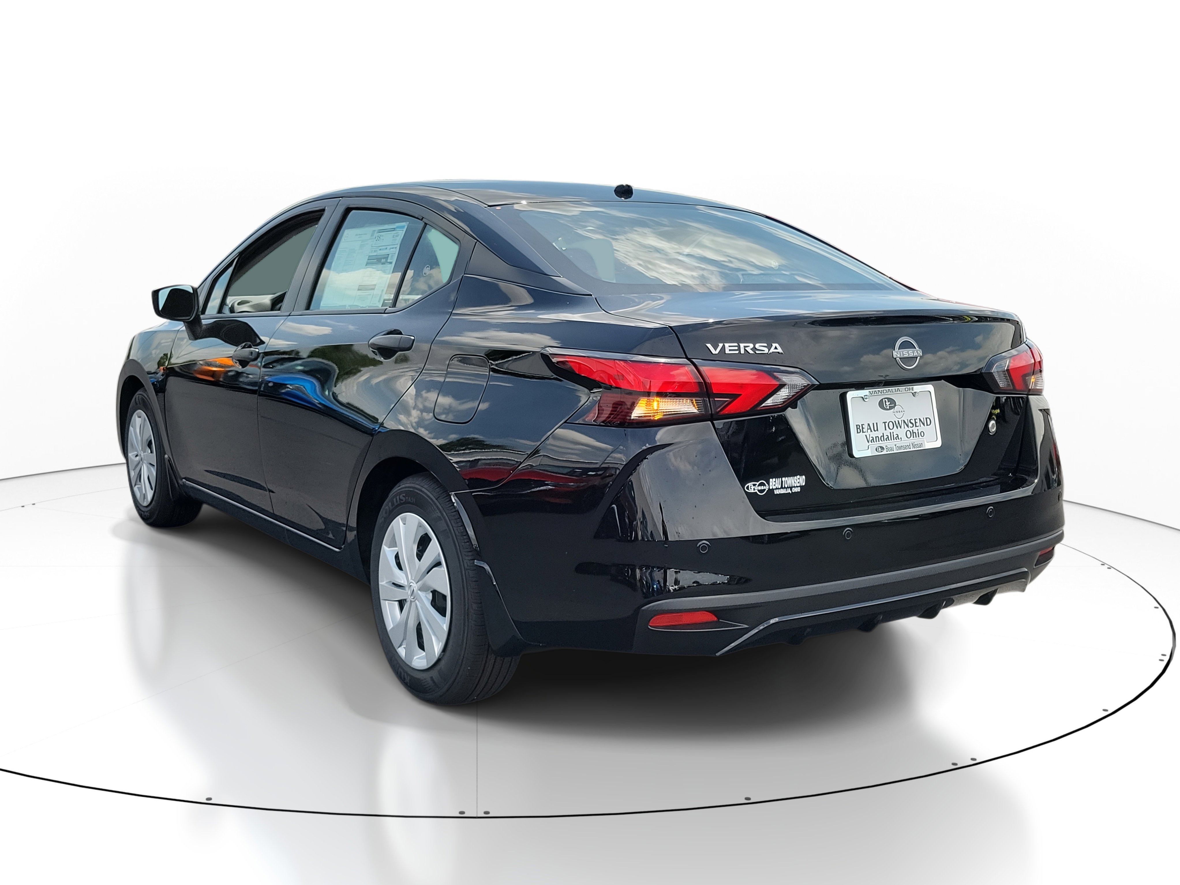 2025 Nissan Versa S photo 3