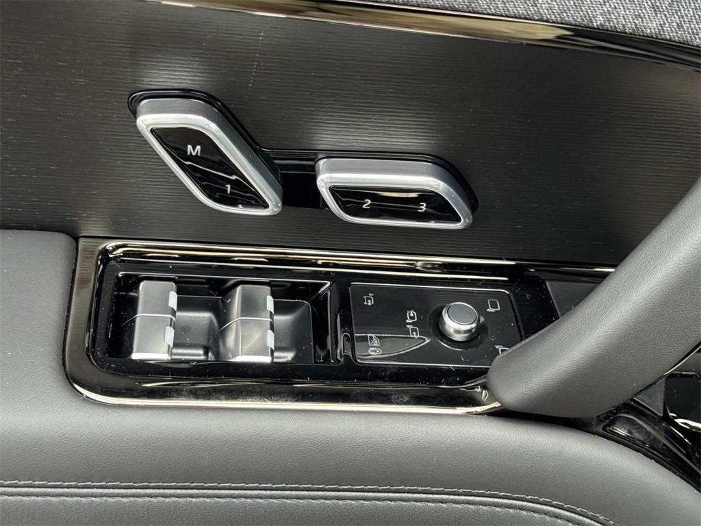 2025 Land Rover Range Rover Sport SE photo 25