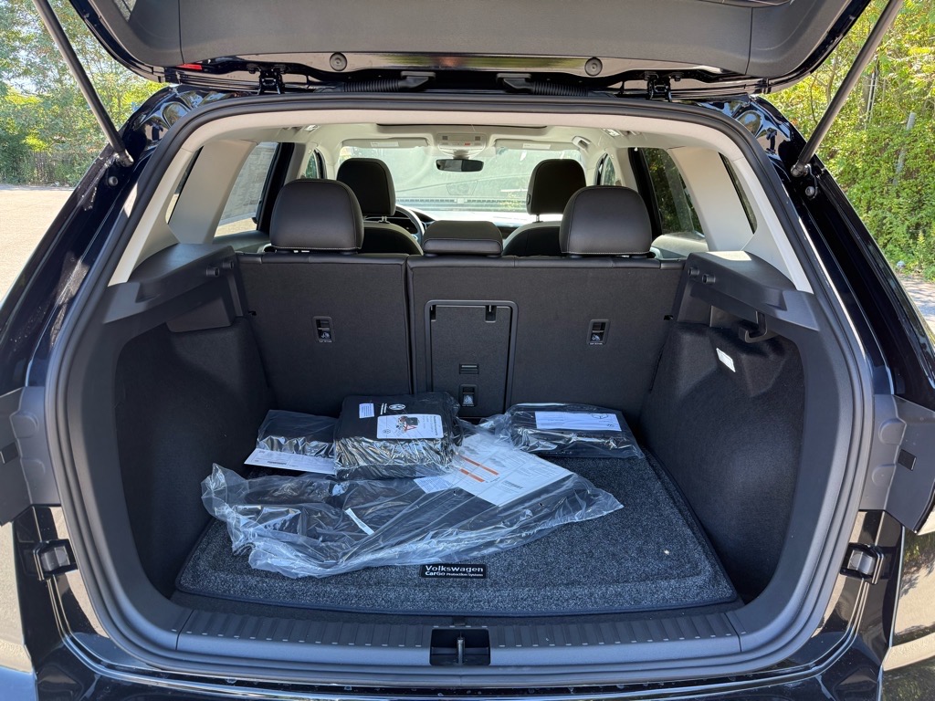 2025 Volkswagen Taos SE photo 13