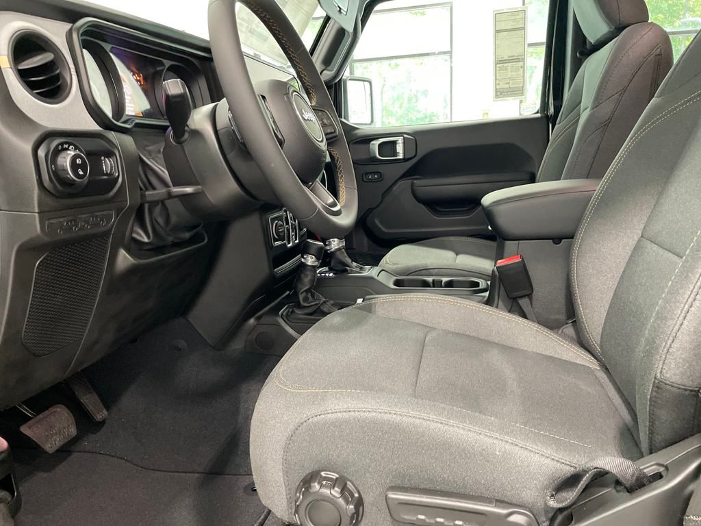 2024 Jeep Gladiator Sport photo 14
