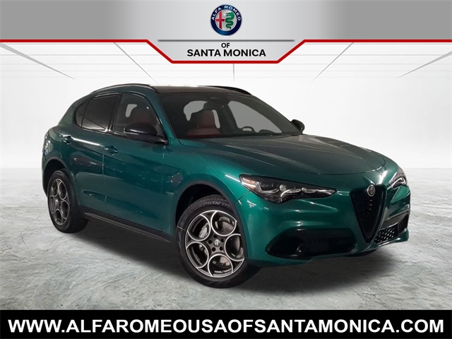 2025 Alfa Romeo Stelvio Base's photo