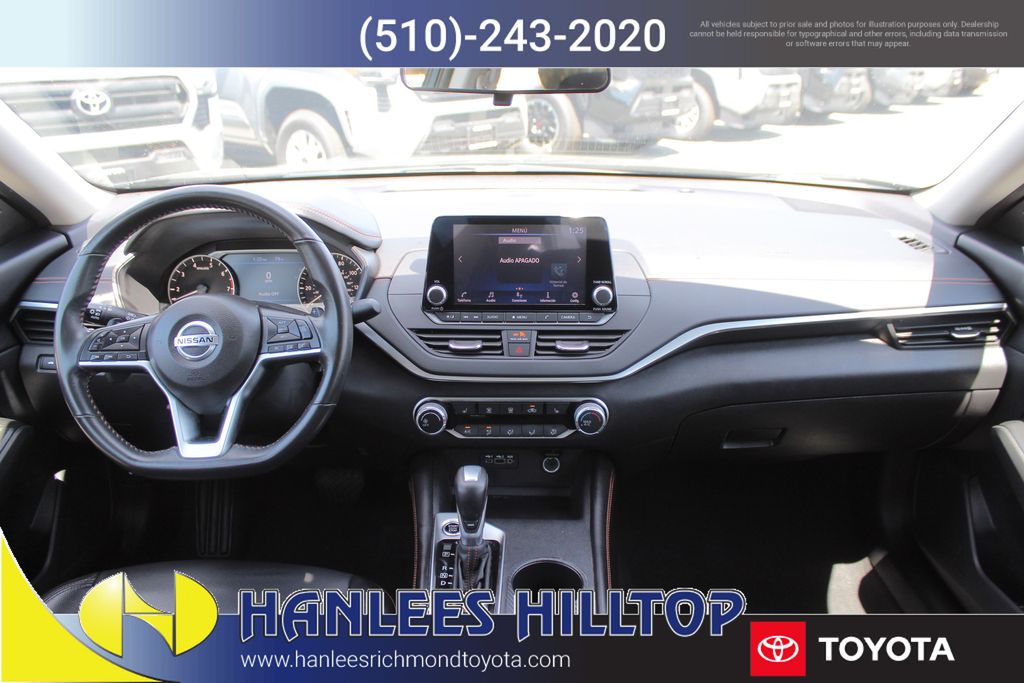 2022 Nissan Altima 2.5 SR photo 13
