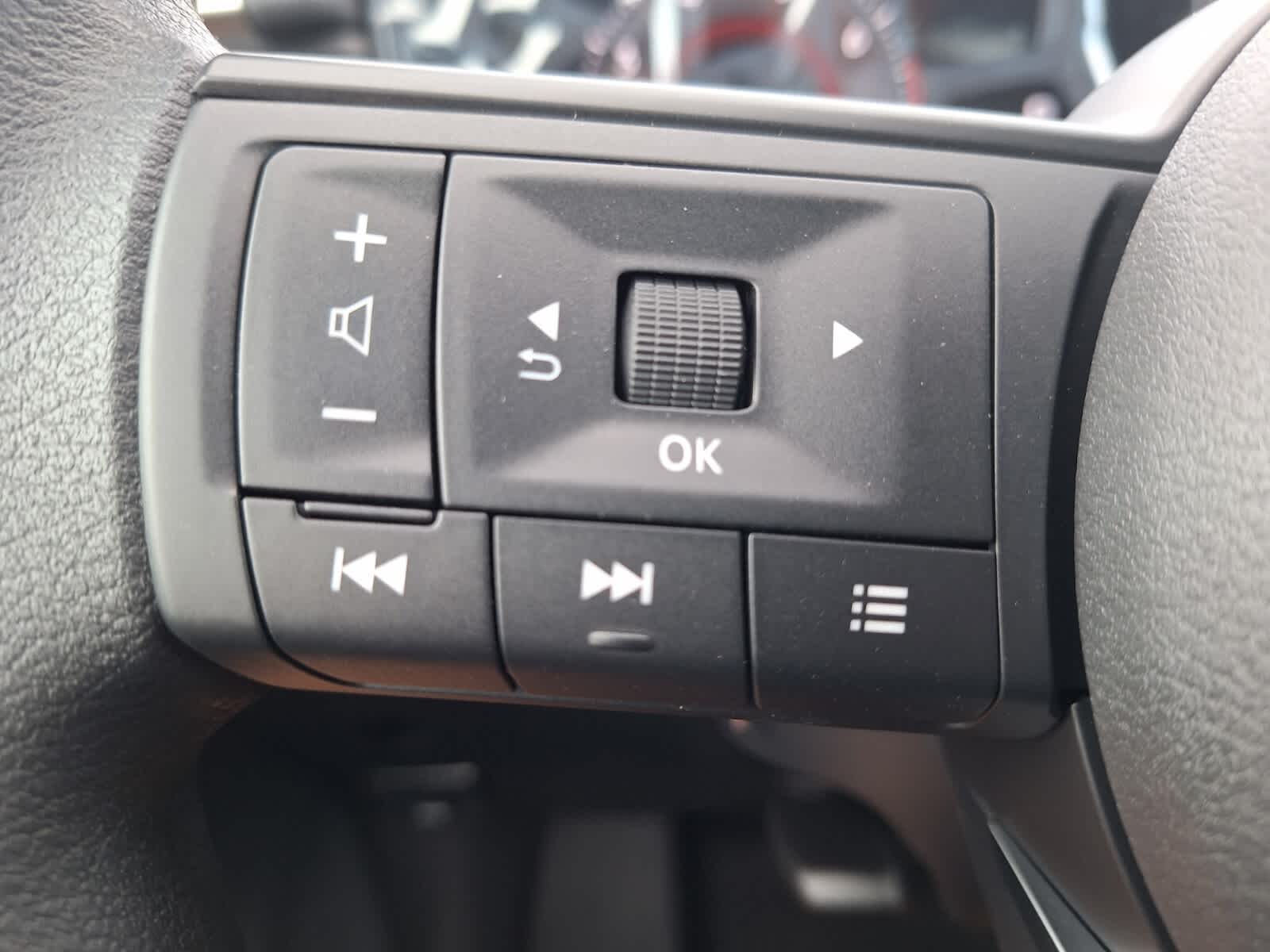 2026 Nissan Kicks SV photo 13