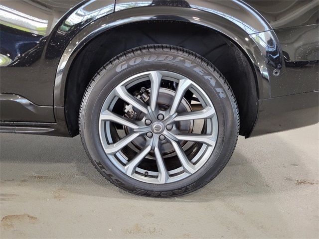 2019 Volvo XC90 T6 Momentum photo 26