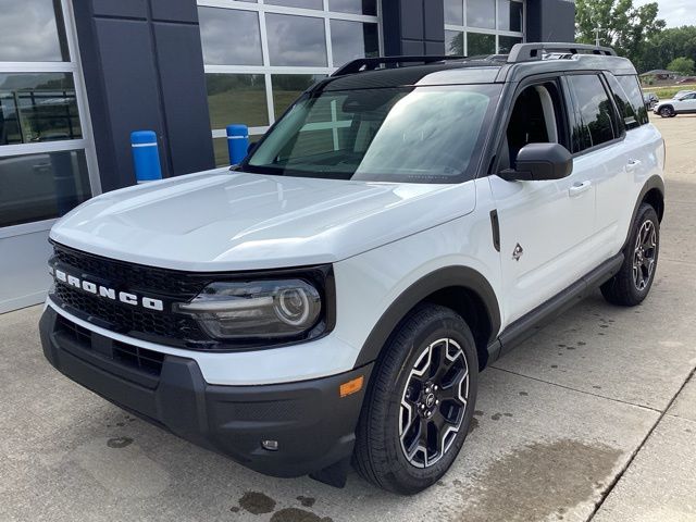 2025 Ford Bronco Sport Outer Banks photo 2