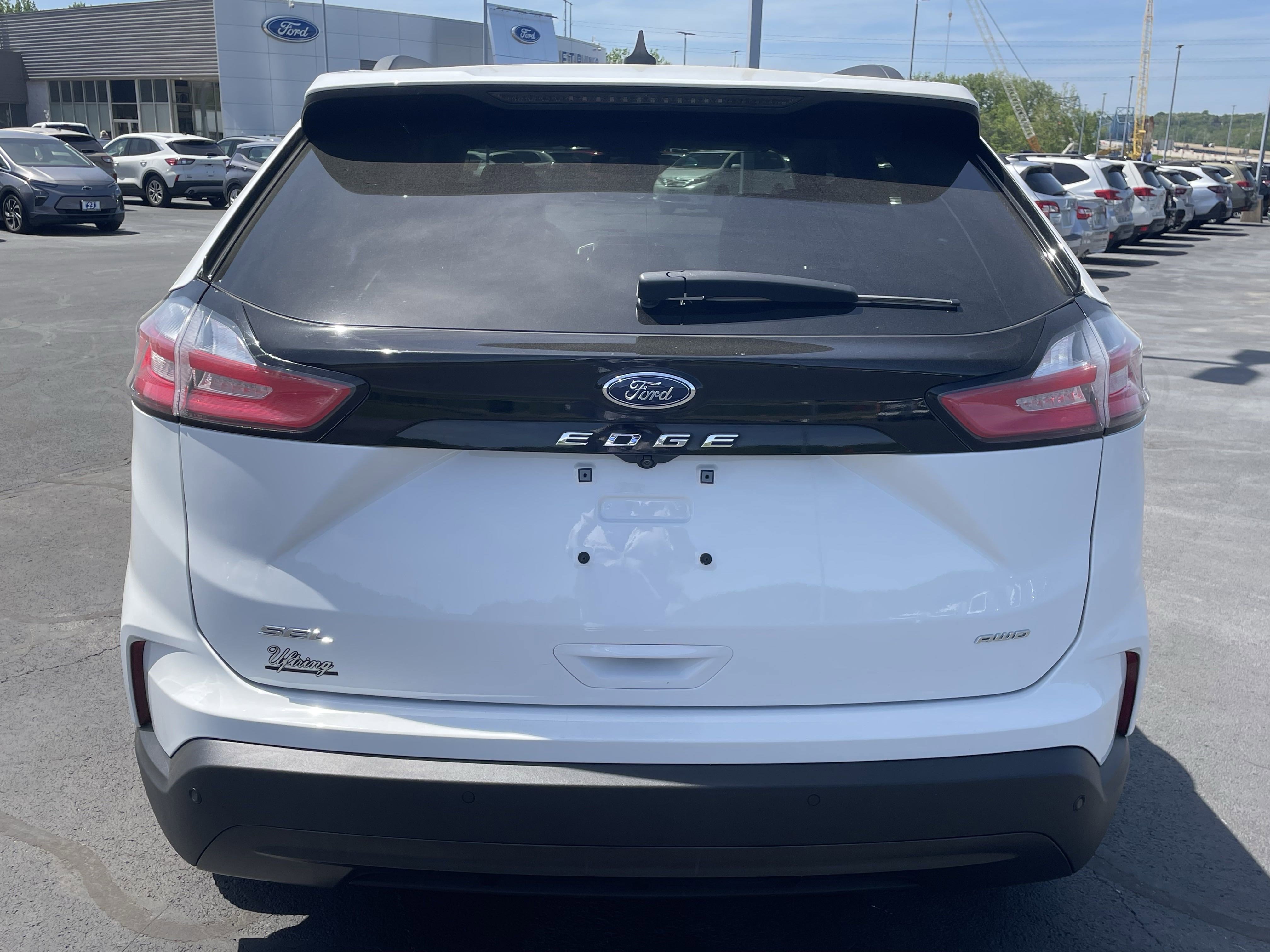 2022 Ford Edge SEL photo 4