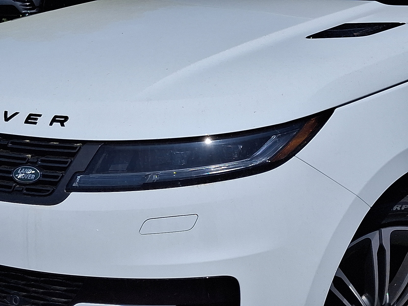 2025 Land Rover Range Rover Sport SE photo 9