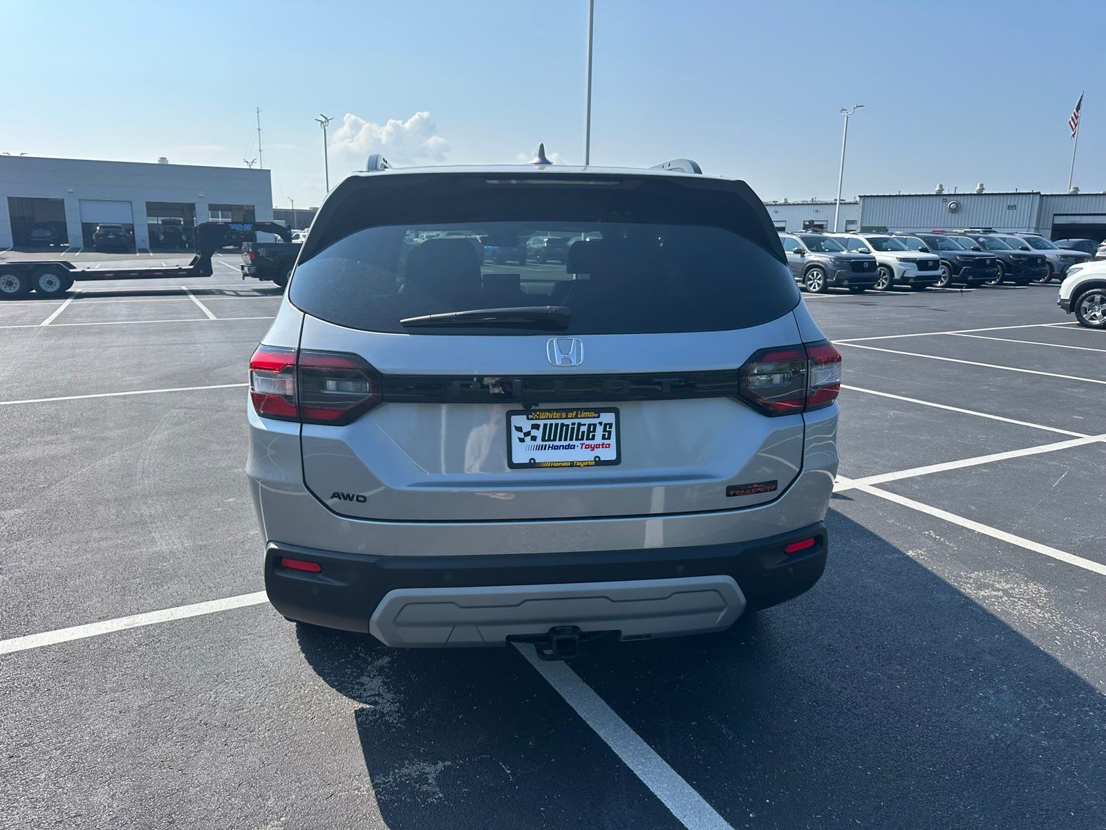 2025 Honda Pilot TrailSport photo 2