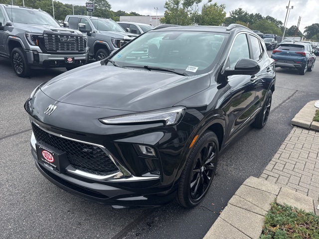 2025 Buick Encore GX Sport Touring photo 3