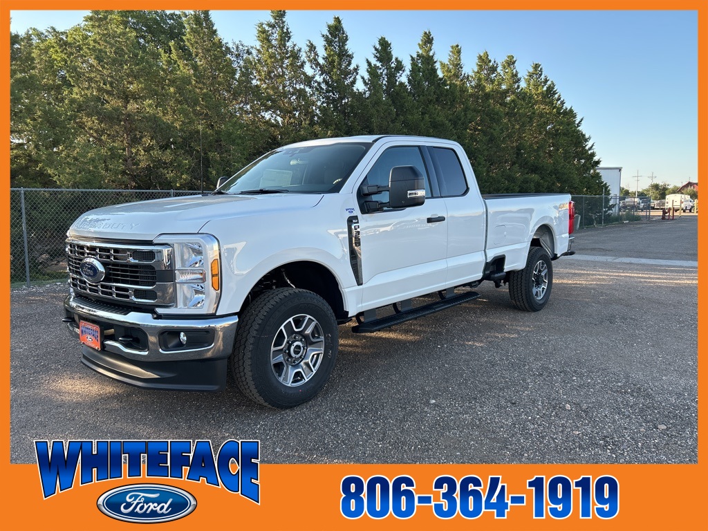 2025 Ford F-350 XLT photo 2