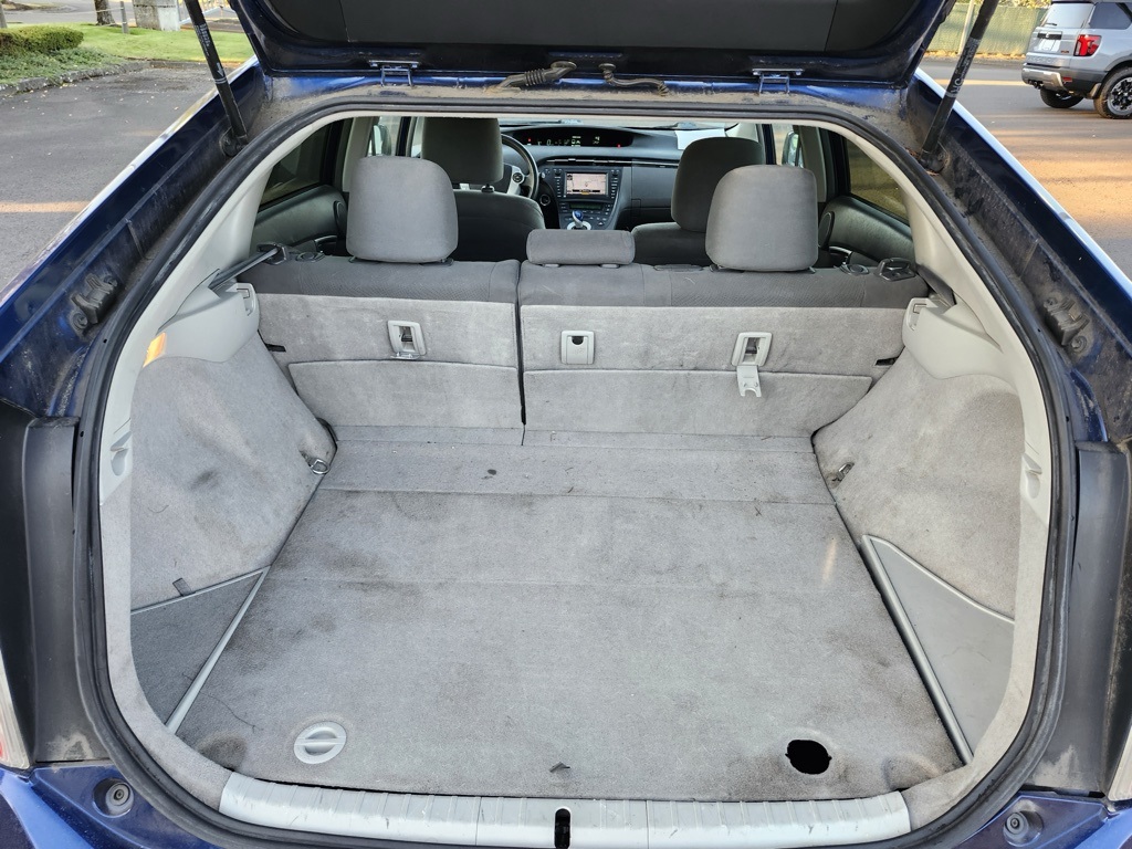 2010 Toyota Prius Three photo 18