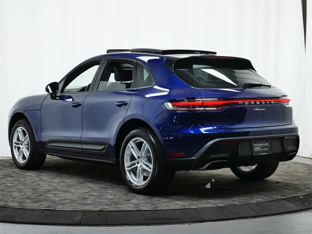 2024 Porsche Macan T photo 4