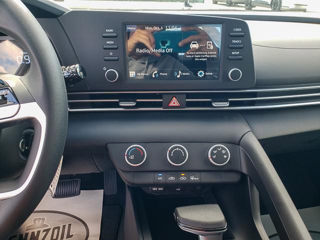 2025 Hyundai Elantra SE photo 13