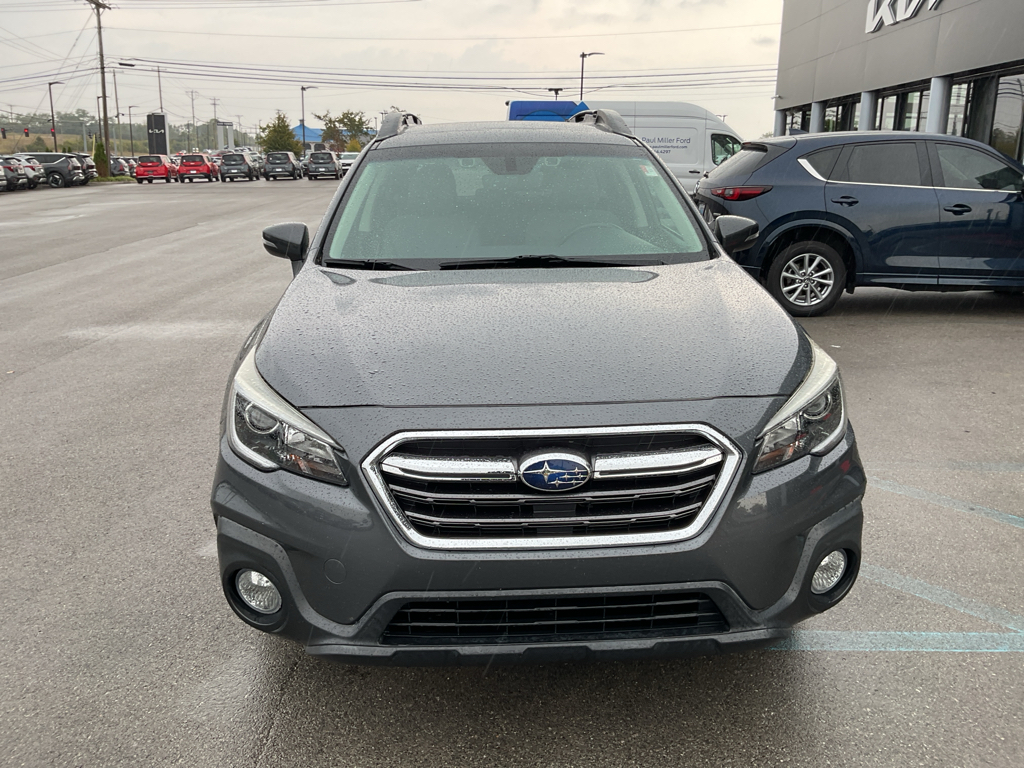 2018 Subaru Outback Premium photo 2