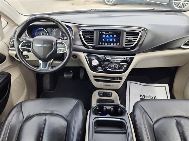 2020 Chrysler Pacifica Touring L photo 19