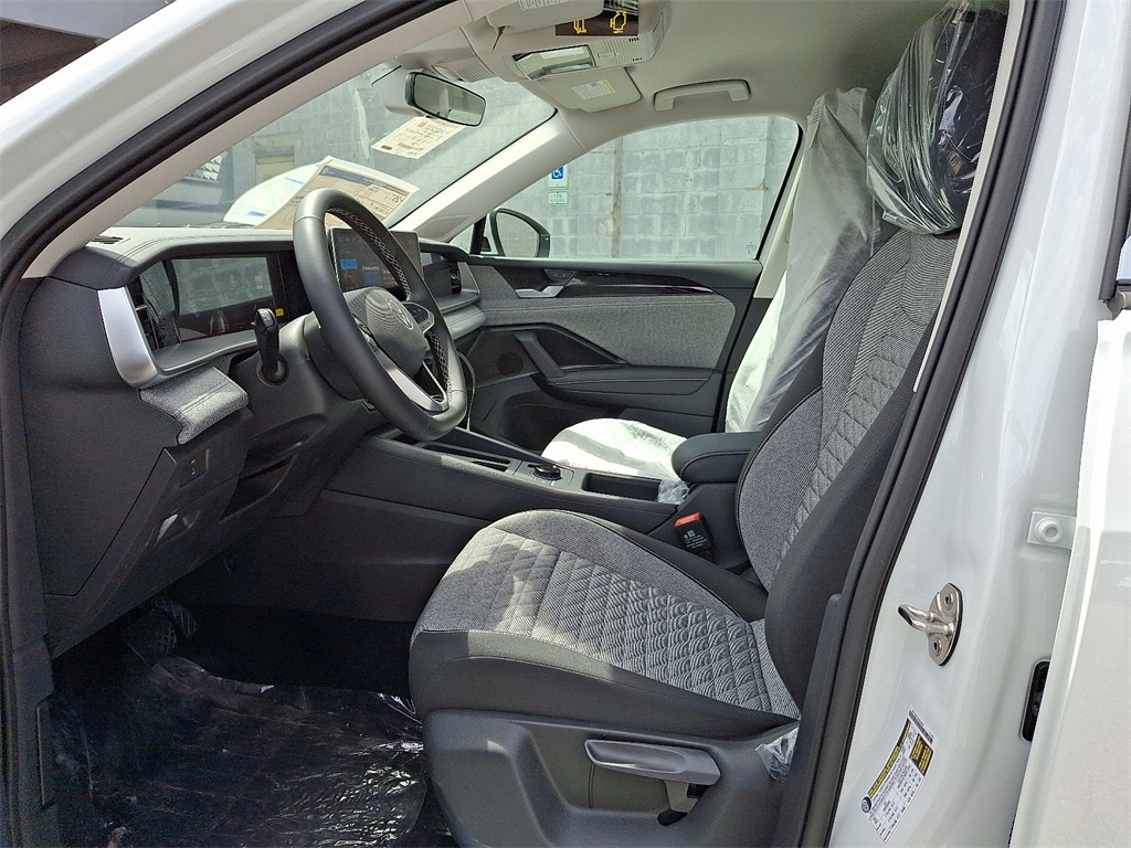 2025 Volkswagen Tiguan S photo 3